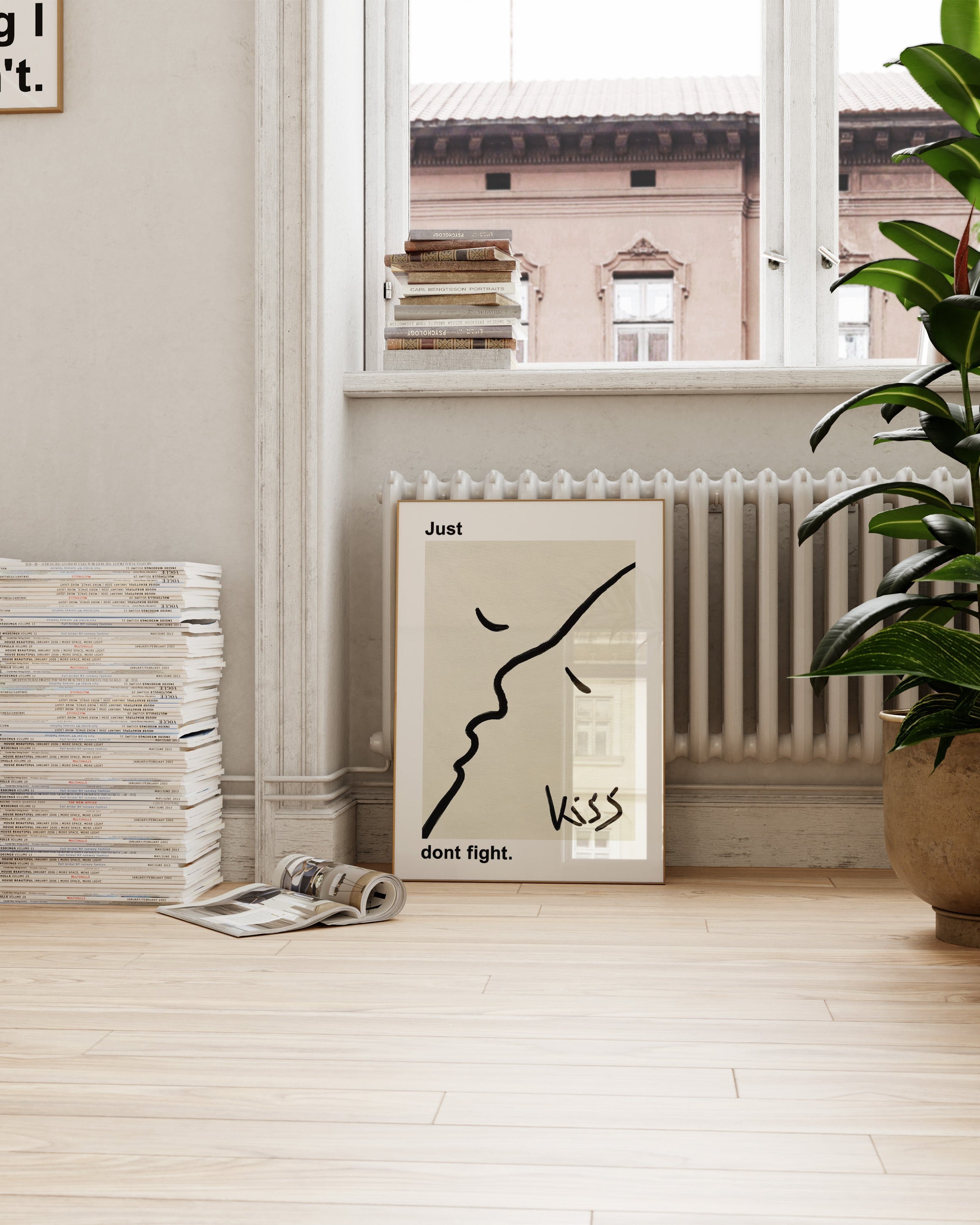 Just Kiss Poster – FineArt Wandbild, moderne Kunst & Fine Art Print von Spawnd, handgefertigt & Made in Germany