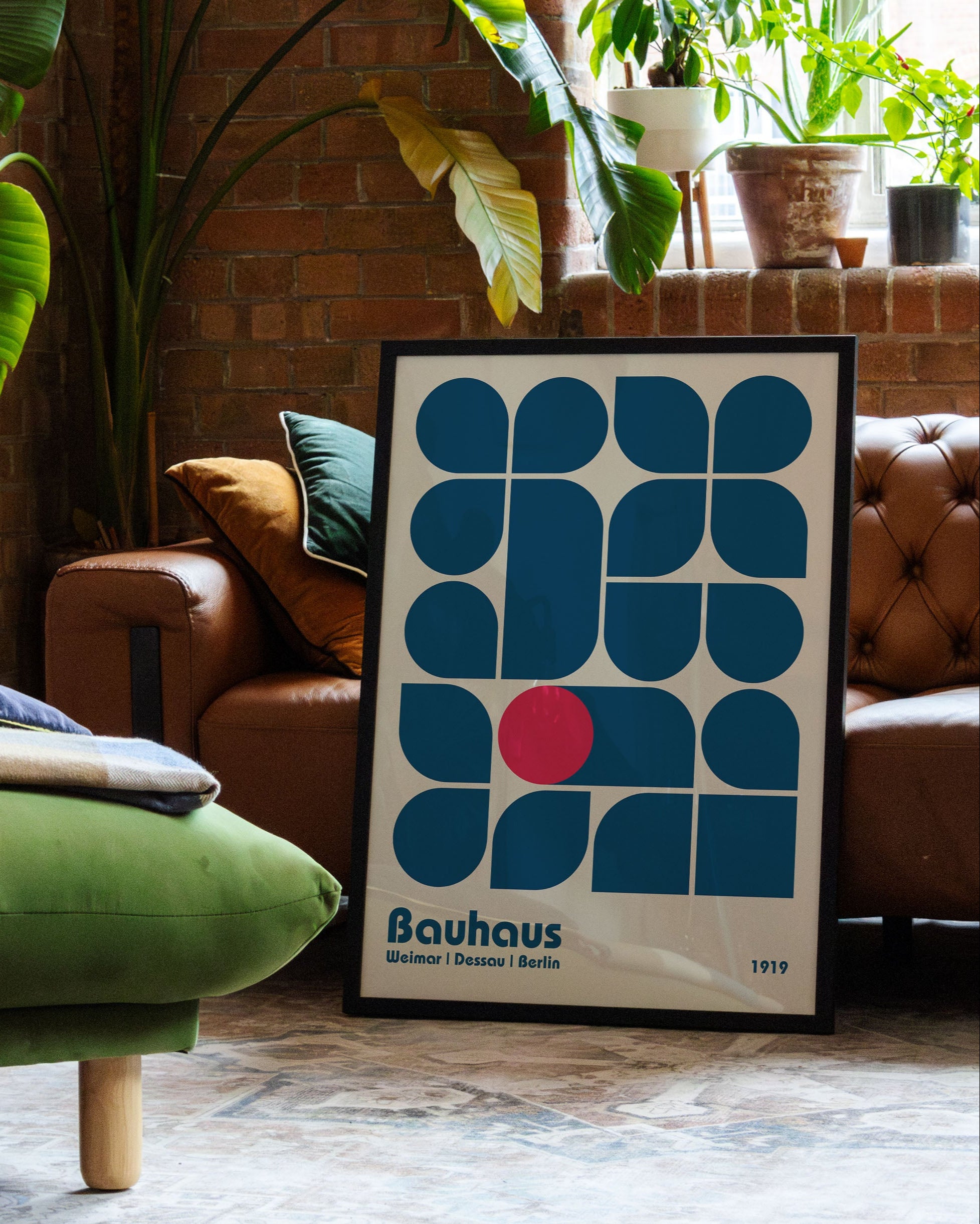 Red Exception Poster – FineArt Wandbild, moderne Kunst & Fine Art Print von Spawnd, handgefertigt & Made in Germany