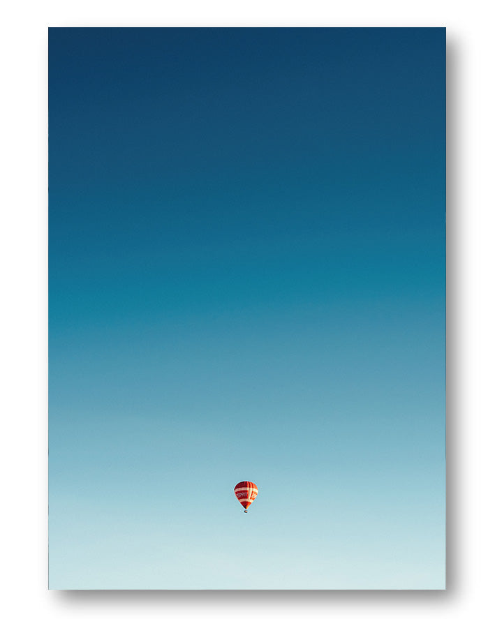 Hot air Balloon Poster – FineArt Wandbild, moderne Kunst & Fine Art Print von Spawnd, handgefertigt & Made in Germany