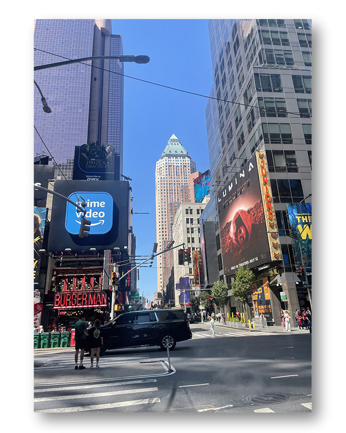 New York September 2024 Poster – FineArt Wandbild, moderne Kunst & Fine Art Print von Spawnd, handgefertigt & Made in Germany