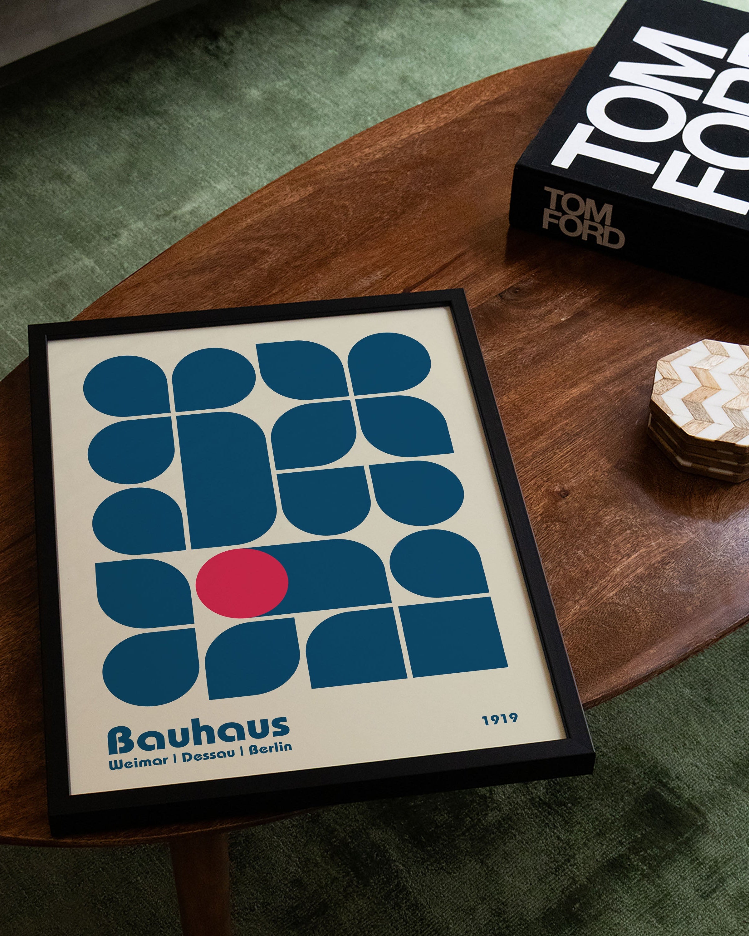 Red Exception Poster – FineArt Wandbild, moderne Kunst & Fine Art Print von Spawnd, handgefertigt & Made in Germany