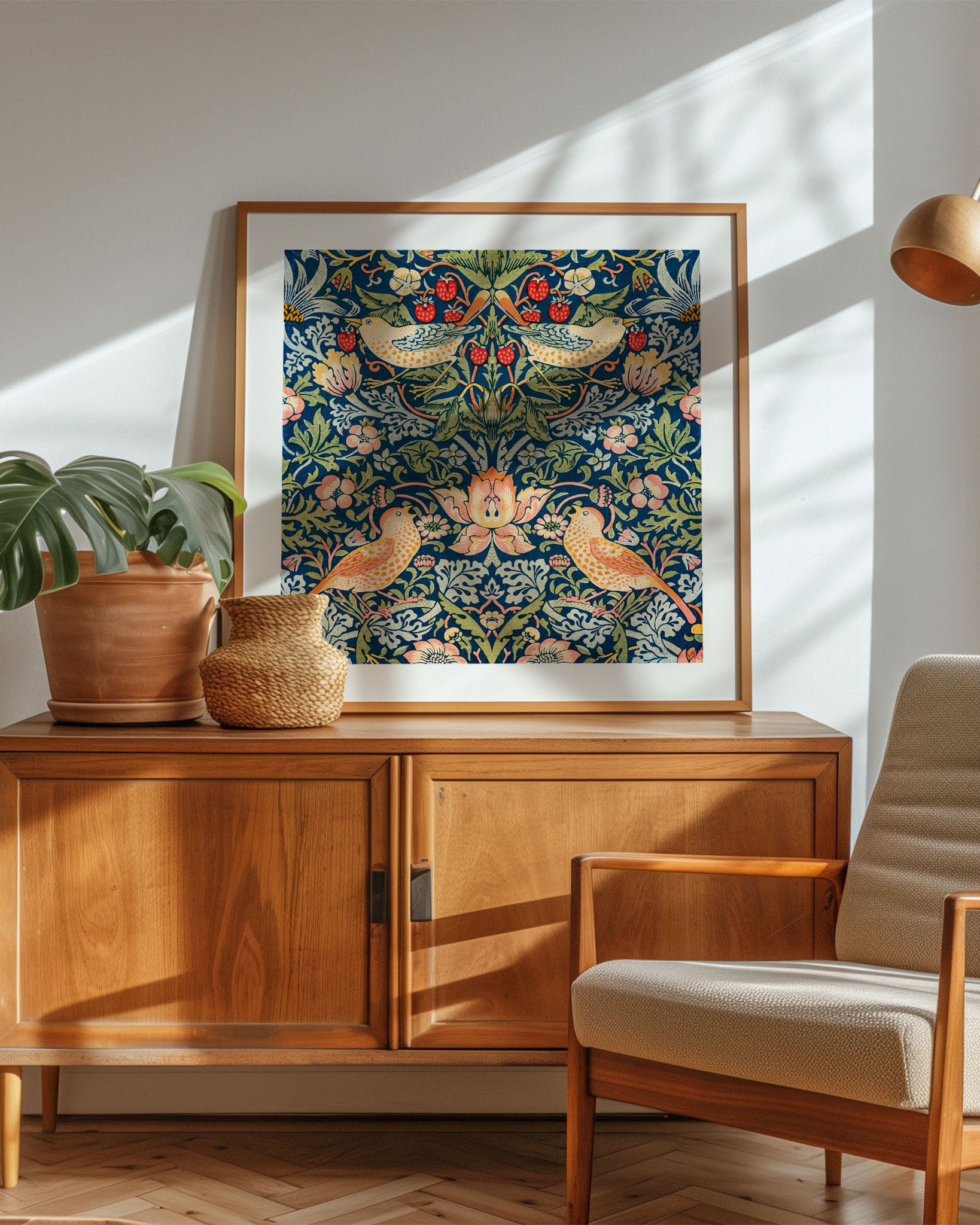 Strawberry Thief Poster – Print Material Wandbild, moderne Kunst & Fine Art Print von Spawnd, handgefertigt & Made in Germany