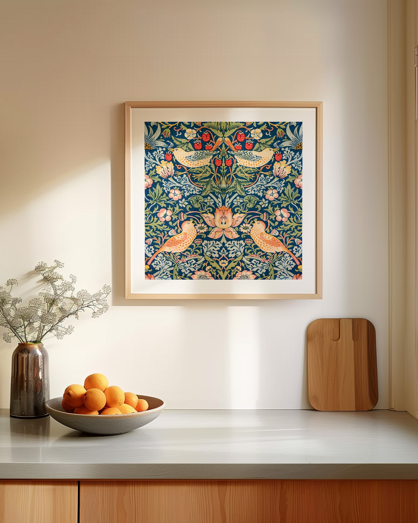 Strawberry Thief Poster – Print Material Wandbild, moderne Kunst & Fine Art Print von Spawnd, handgefertigt & Made in Germany