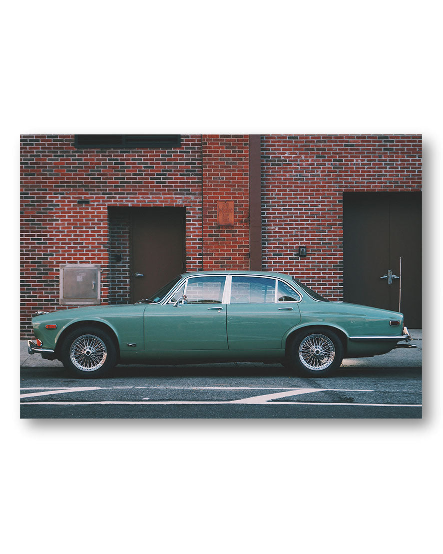 Vintage Car Poster – Print Material Wandbild, moderne Kunst & Fine Art Print von Spawnd, handgefertigt & Made in Germany